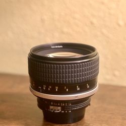 Nikon Nikkor 85mm 1.4 AIS Lens for Film Mirrorless Or Dlsr Camera