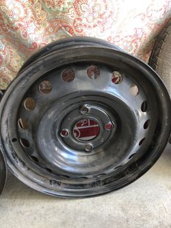 $ 100 rim for Nissan Versa 2010. 1pair only