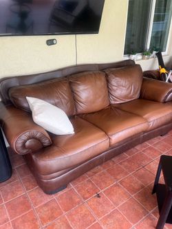 2 muebles en buen estado por 80$ los dos juntos precio para hoy