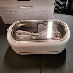 The Ultrasonic Cleaner with a frequency of 48kHz and a 350ml cleaning inner tank is designed specifically for dental use. Manufactured in China, this 