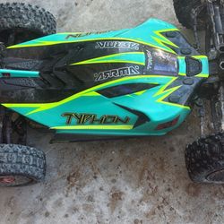 Arrma Typhon 3s