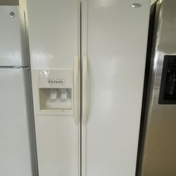 WHIRLPOOL SIDE BY SIDE FRIDGE WHITE 