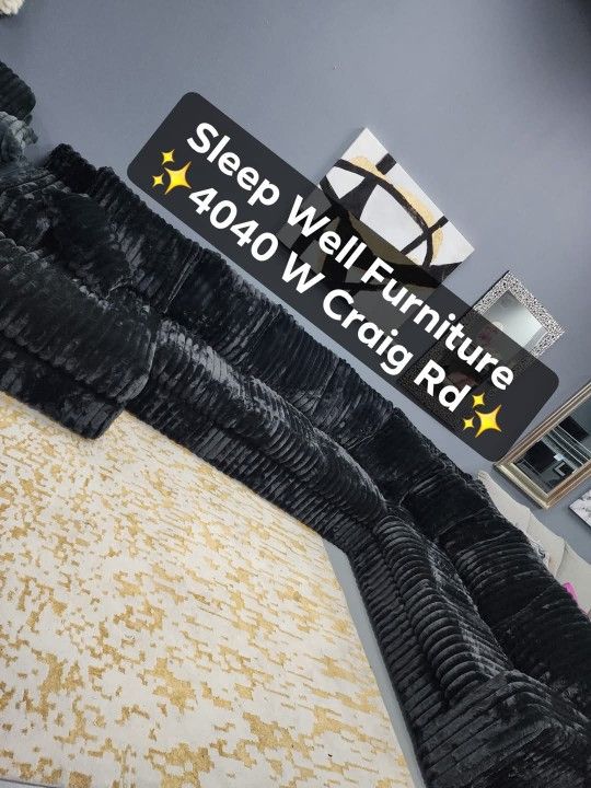 ✨️ 13ft Sectional Sofa ✨️ Furniture Queen Bedrooms, Dining Avail