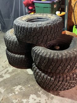 (5) 33/12.50x15 rims and tires
