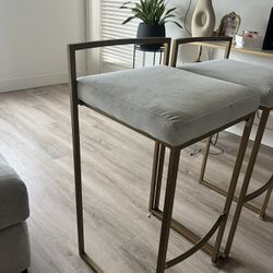 Pair Stools