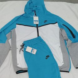 Nike Tech Men's Sweat Suit L - XL  North Carolina Blue