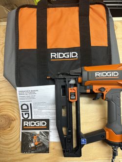 New/Unused RIDGID 16-Gauge 2-1/2 in. Straight Finish Nailer-AT161000- Oil Free CLEAN DRIVE Technology, Canvas Bag