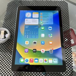 Apple iPad 5th Generation Great Condition WiFi Good Battery