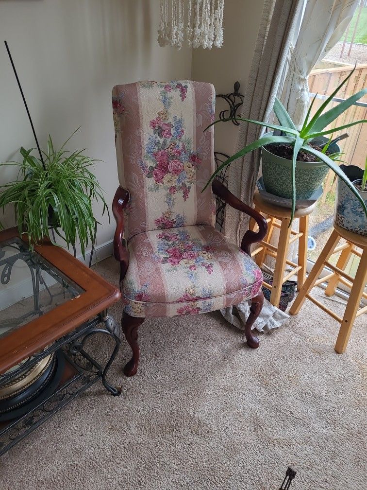 Classic Side Chair 