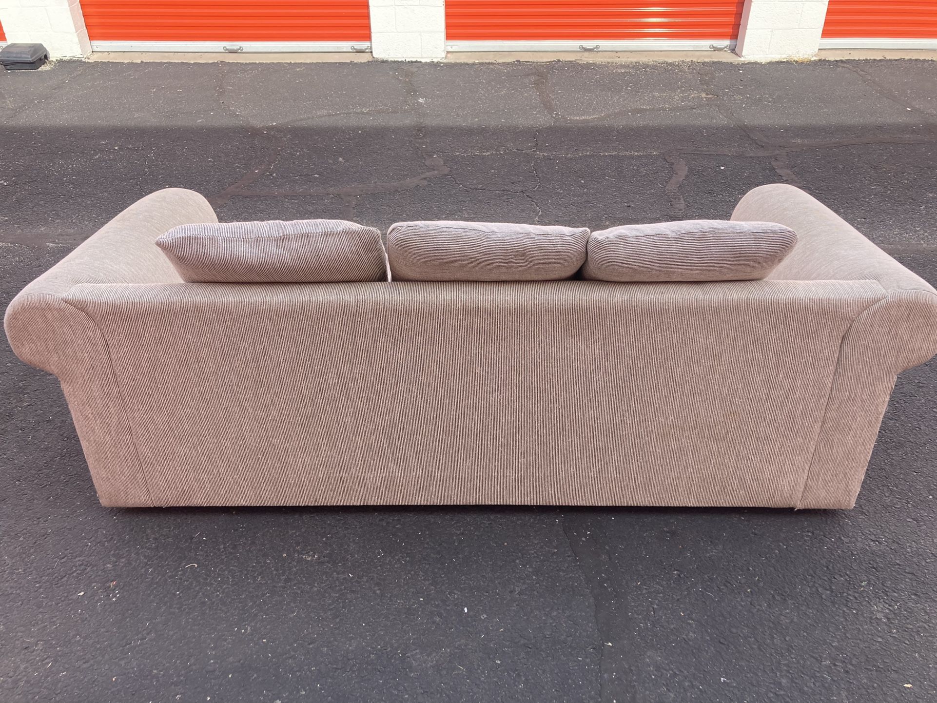 Slightly Used Couch FREE DELIVERY for Sale in Scottsdale, AZ OfferUp