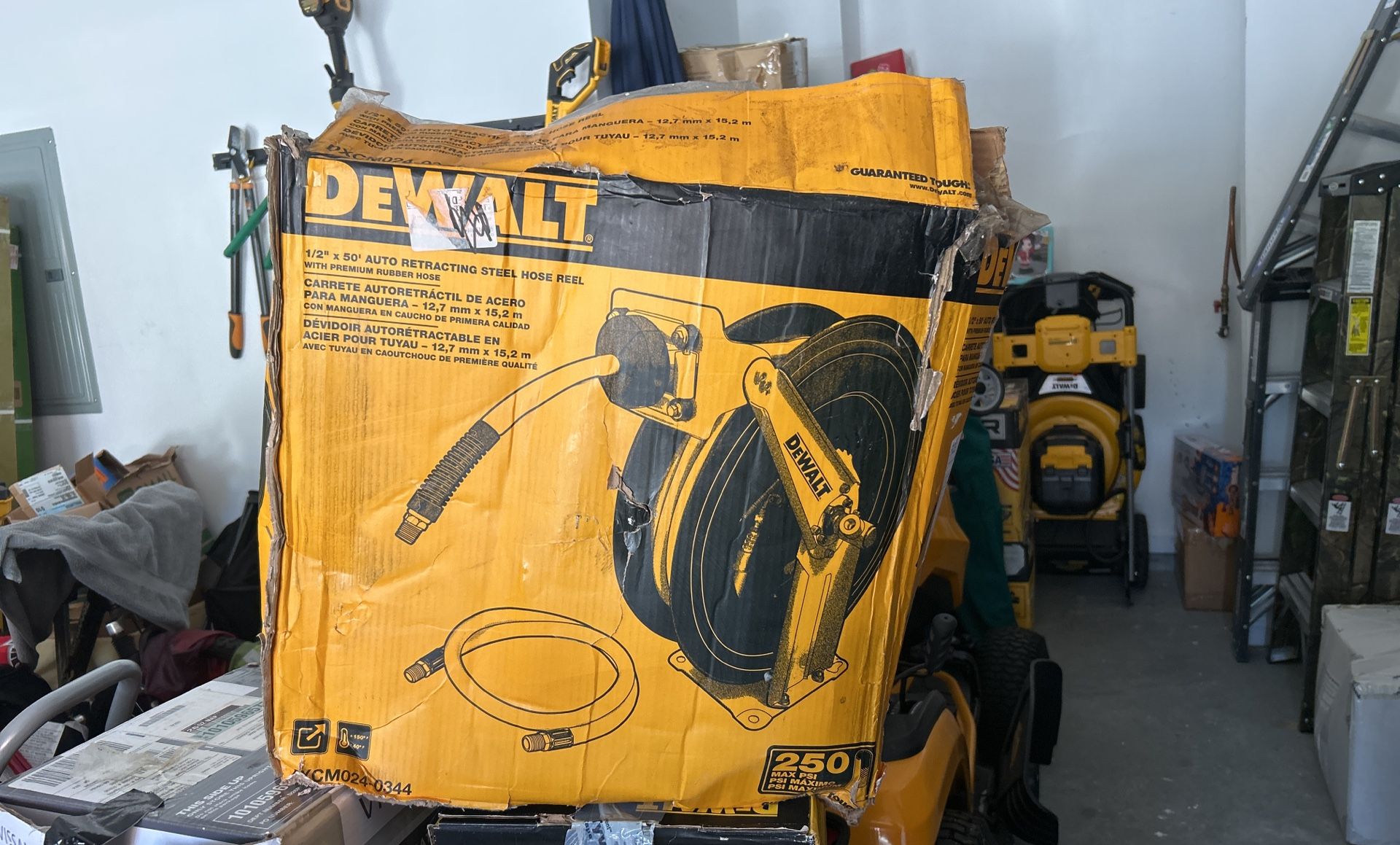 DEWALT 1/2 in. x 50 ft. Air Hose Reel DXCM024-0344 New