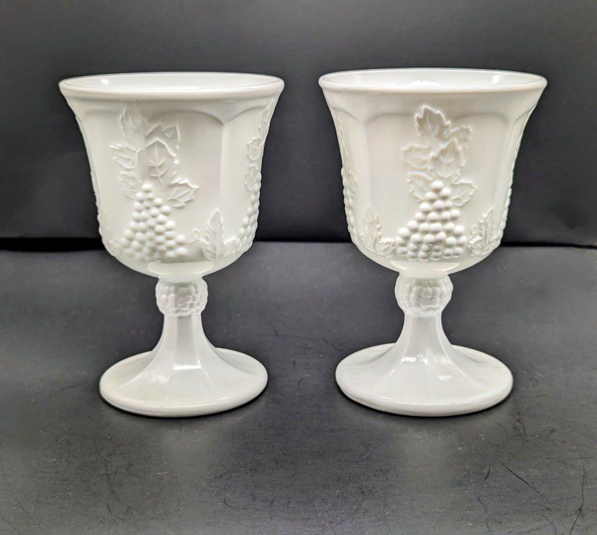 Set of 2 Vintage Indiana Colony Harvest Grape White Milk Glass Goblets EUC