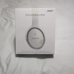 Bose SoundLink Around-Ear Wireless Headphones II - White