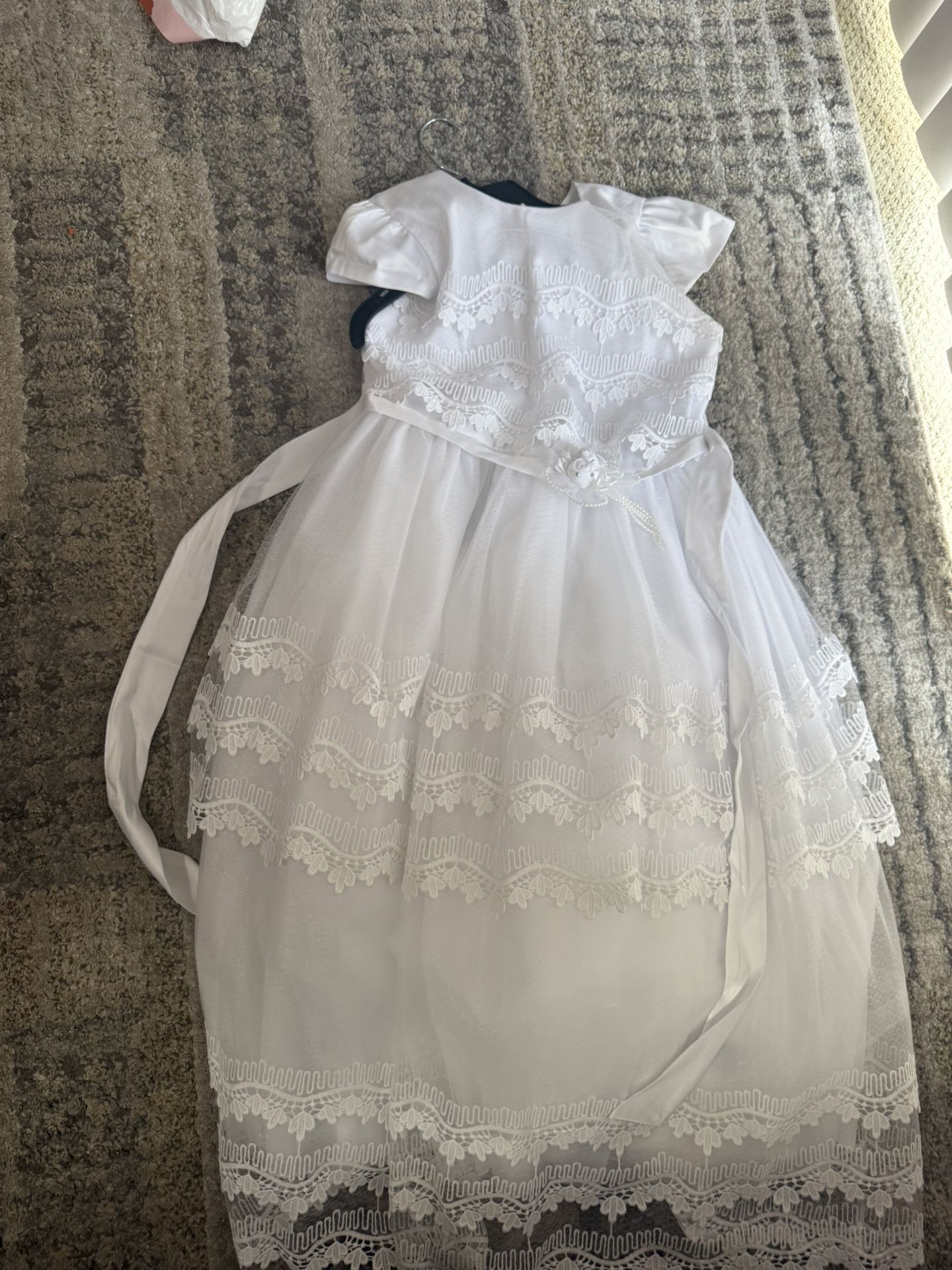 Girl’s White Dress Sizes 12 Or 14