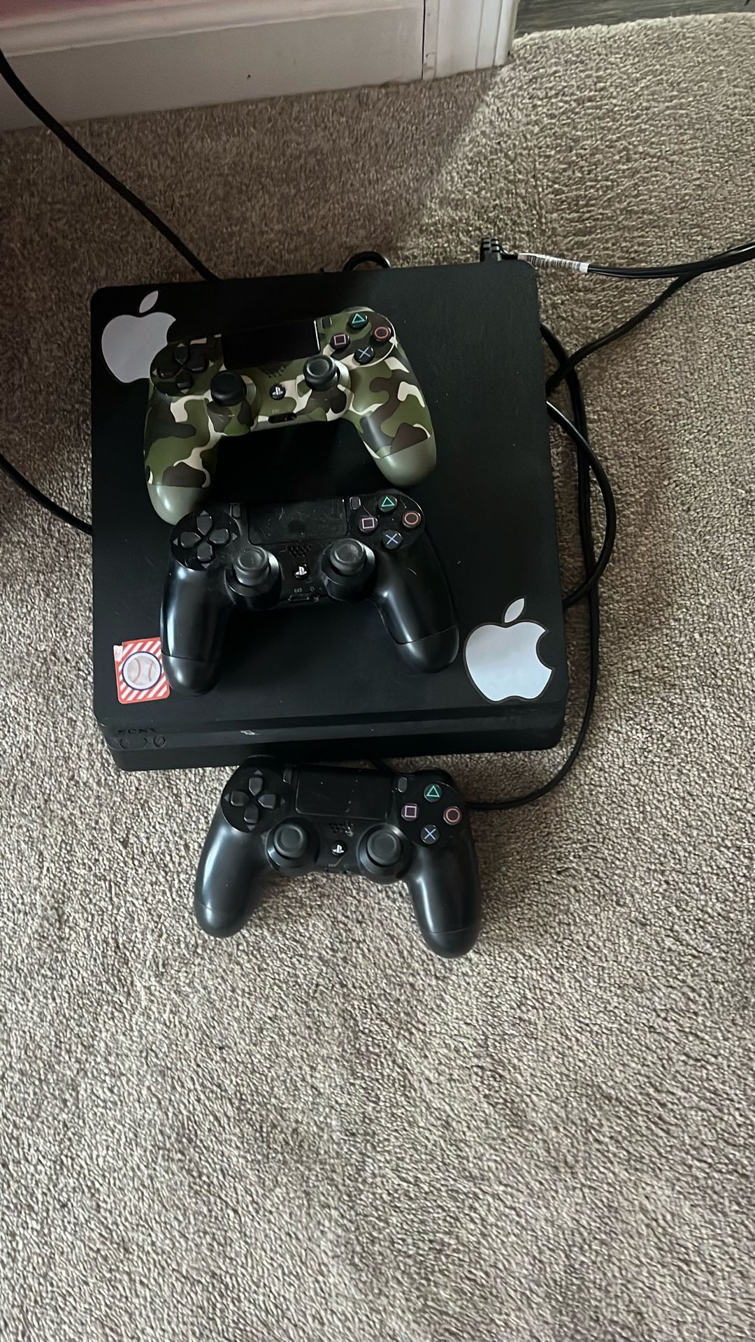 PS4 With 3 Controllers
