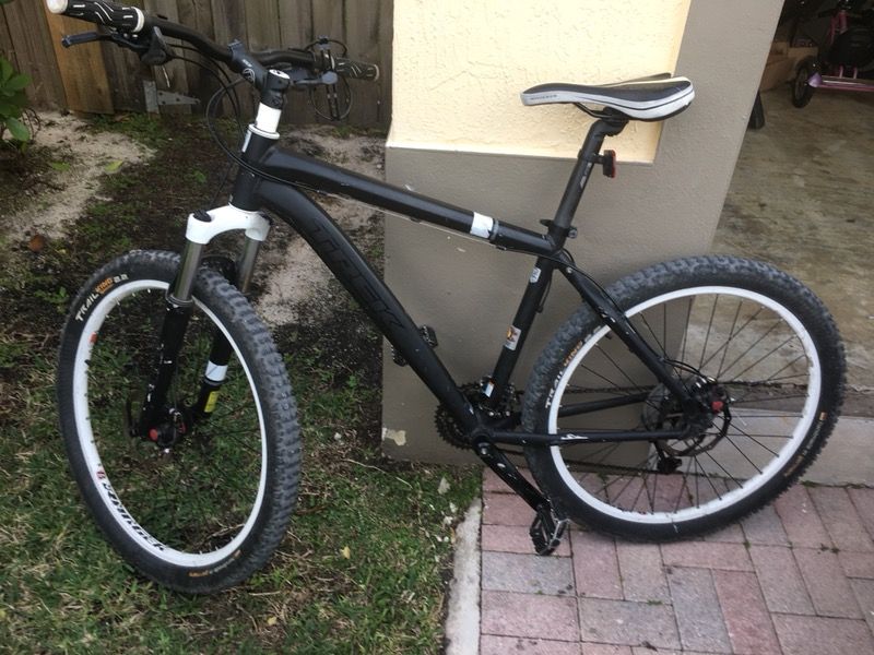 TREK 4500