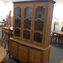 Maple vintage hutch with Queen Ann legs, two shelves and three cupboards
