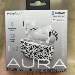 NWT Bluetooth true Wireless earbuds