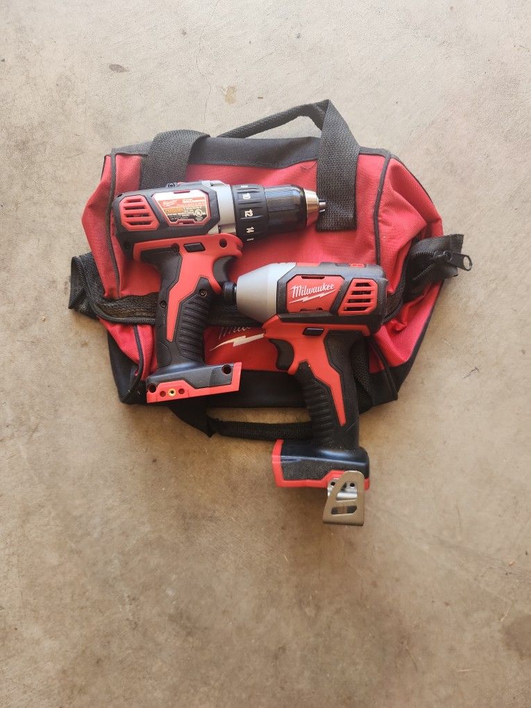 Milwaukee Brushed DRILL & DRIVER