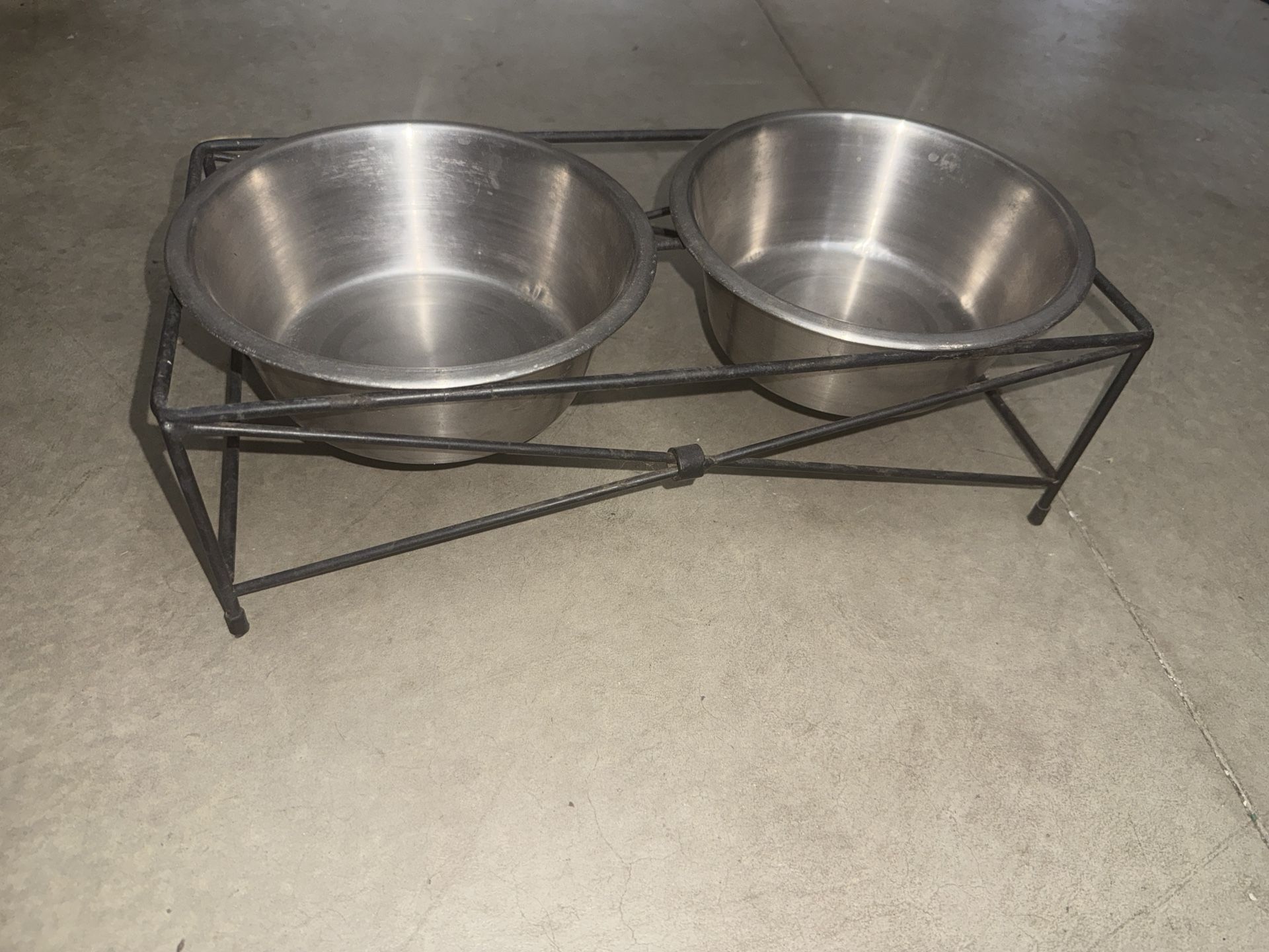 Elevated Dog Bowl  With Stainless Steel Bowl  8.5”