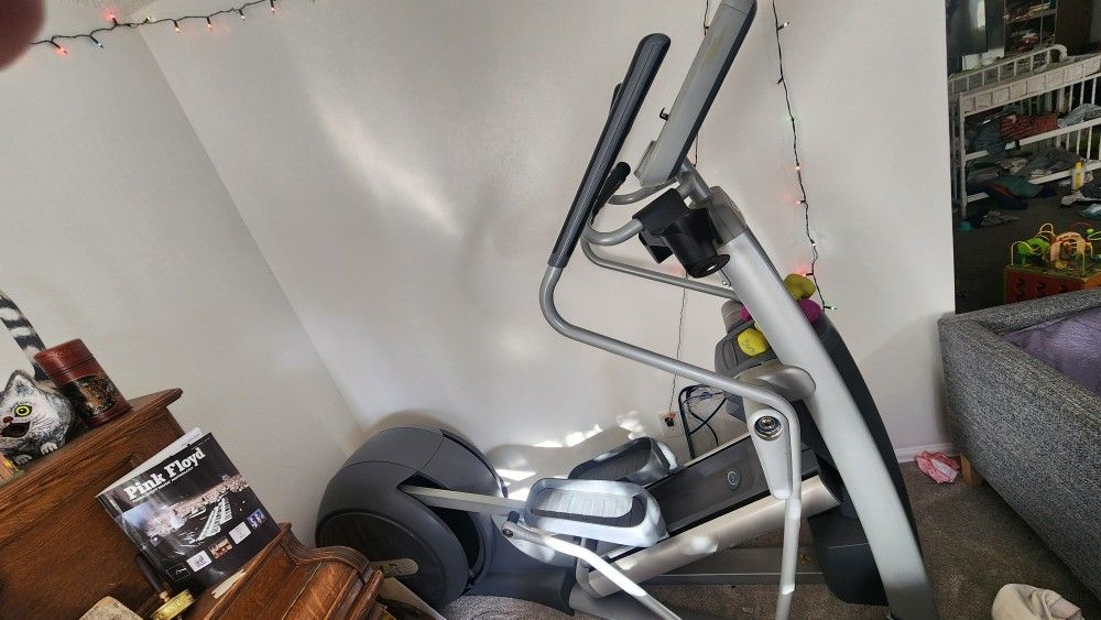 Elliptical Machine PRECOR EFX 576i