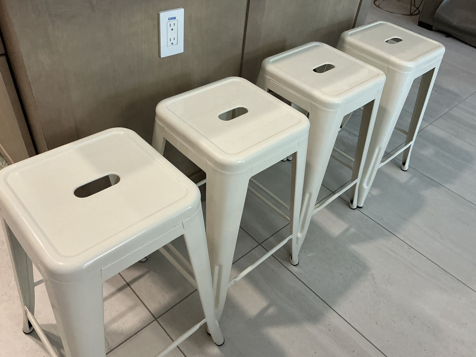 New 4 White Modern/FarmHouse Bar Stools