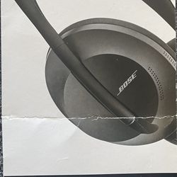 Bose NC 700 Headphones + Charging Case Bundle - Like New! 📸