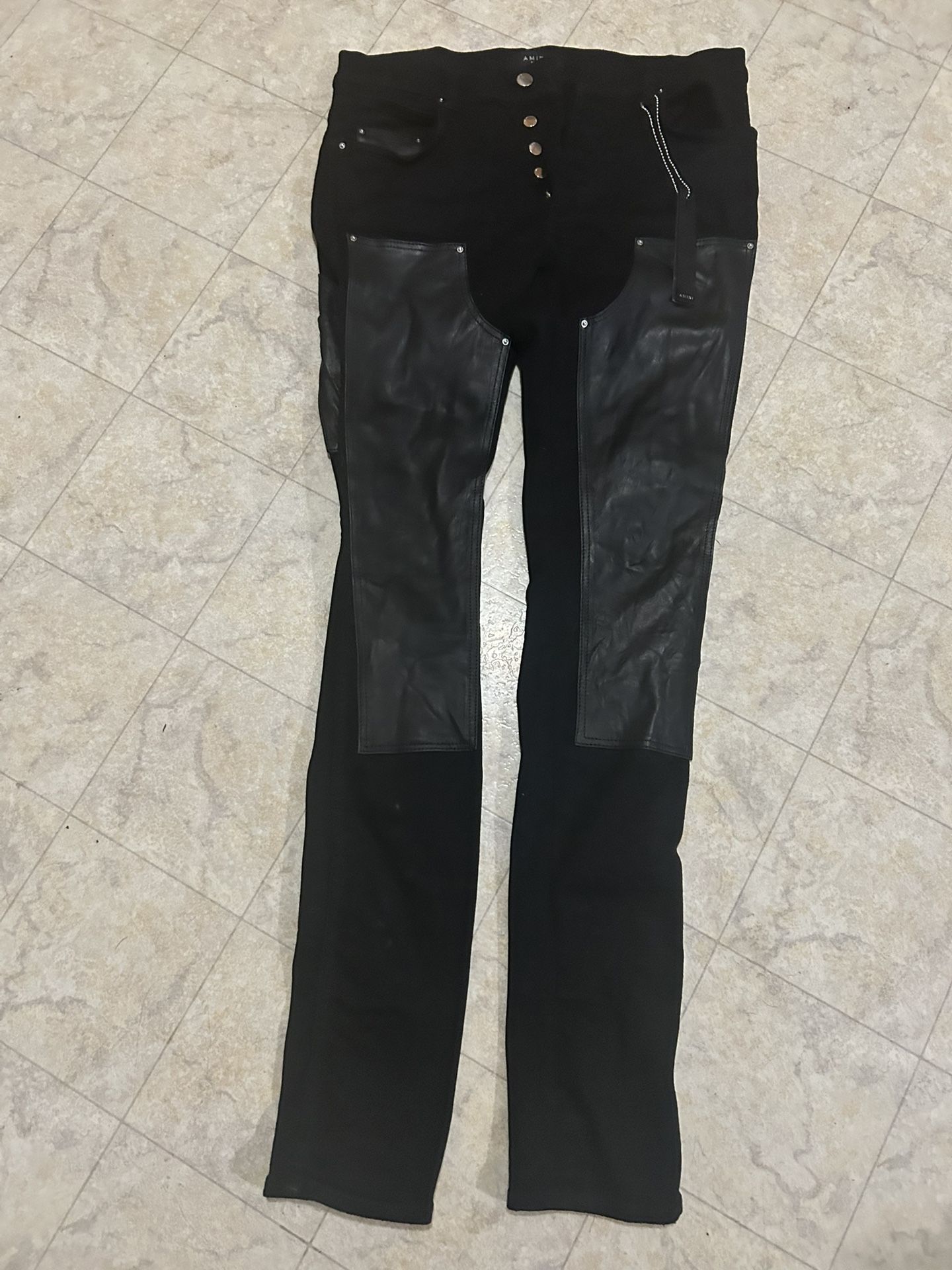 AMIRI JEANS- BLACK AMIRI JEANS LEATHER PATCHES