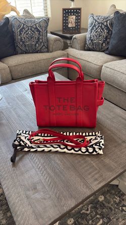 Authentic MARC JACOBS THE TOTE BAG