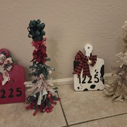 Big Christmas Cow Tag And Ribbon Tree 