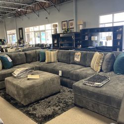 MEMORIAL DAY STARTS NOW💜❗️big customizable family sectional⭐️❤️ $3,999