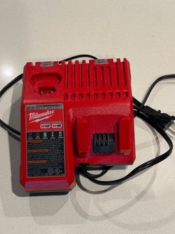 Milwaukee Battery Charger