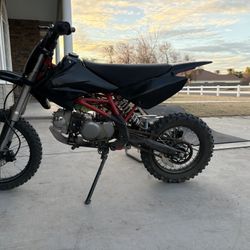 125cc Dirtbike Trades Or Cash Looking For 1,000