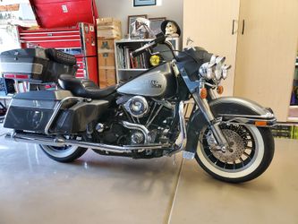 Vintage 1980 Harley Davidson Black Leather Studded Purse. In pristine  condition. for Sale in Burkburnett, TX - OfferUp