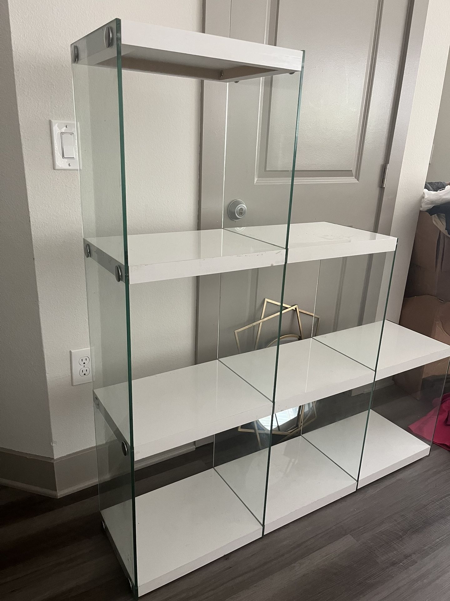 4-Tier Bookshelf With Glass Dividers