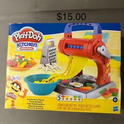 Play-Doh Kitchen Toy NEW