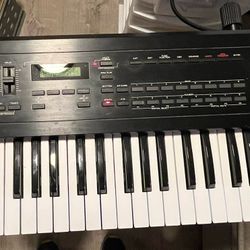 Roland D-10 Synthesizer + Heavy Duty Padded Case