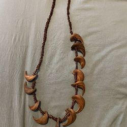Wooden bear, Claw Necklace