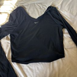 Black Nike Top Size L