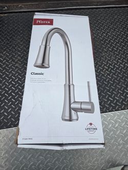 Pfister Classic Stainless  Deck-mount Pull-down Kitchen Faucet With Sprayer