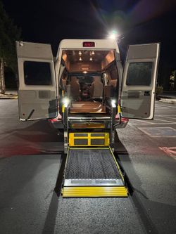 Ford E350 Wheelchair High Top Van 84k Miles!!!