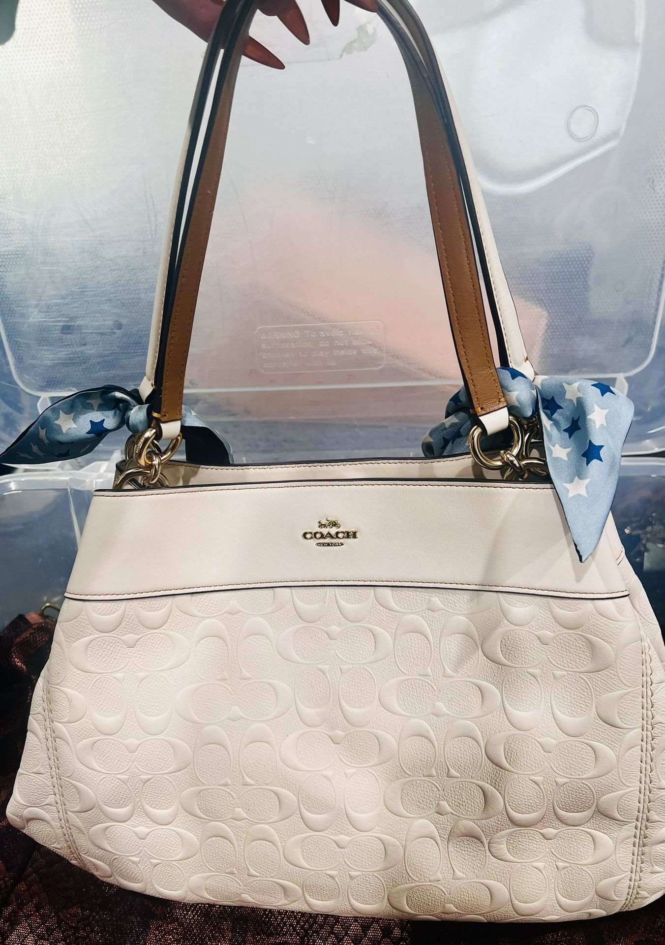 Brand New Coach Signature Leather Tote – Chalk (Style F25954)