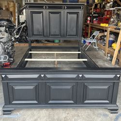 Queen Size Bed frame With Headboard/footboard