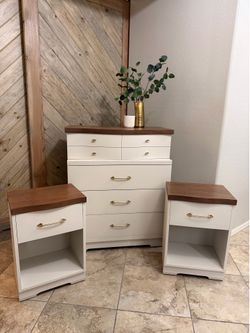 Dresser and nightstands set