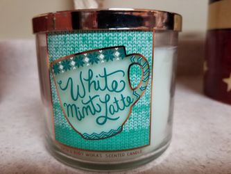 Bath and body works 3 wick candle