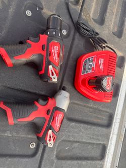 Milwaukee M12 Drill & Impact Driver Combo Set