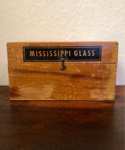 Vintage 1930’s-60’s Mississippi Glass Company Salesman’s Sample Box