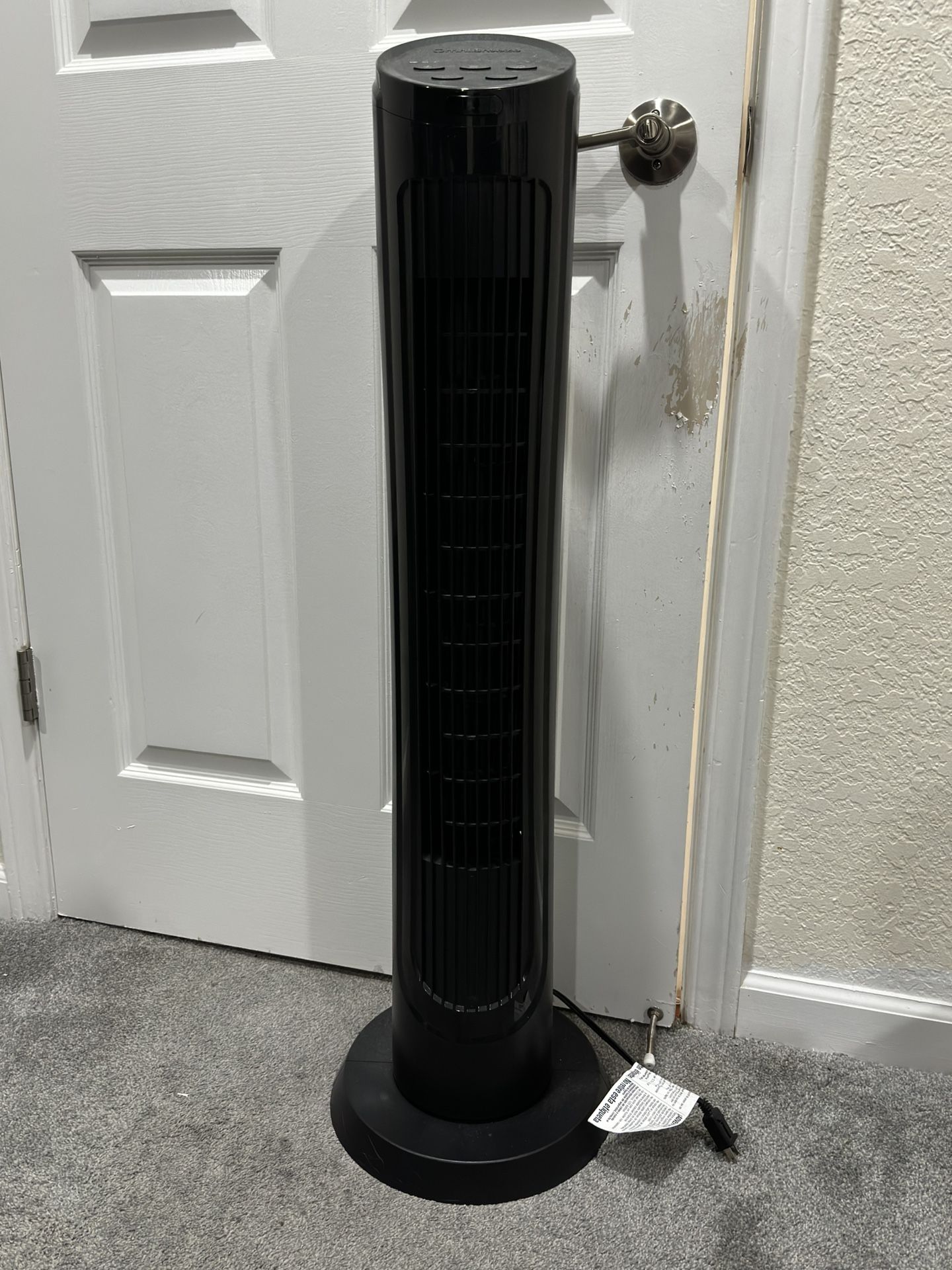 Sky-High Cooling: Black Tall Tower OmniBreeze Fan - Beat the Heat This Summer!