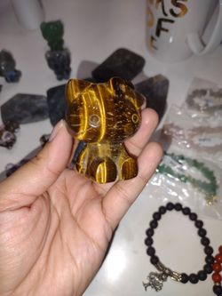 Tiger Eye Hello Kitty Carving