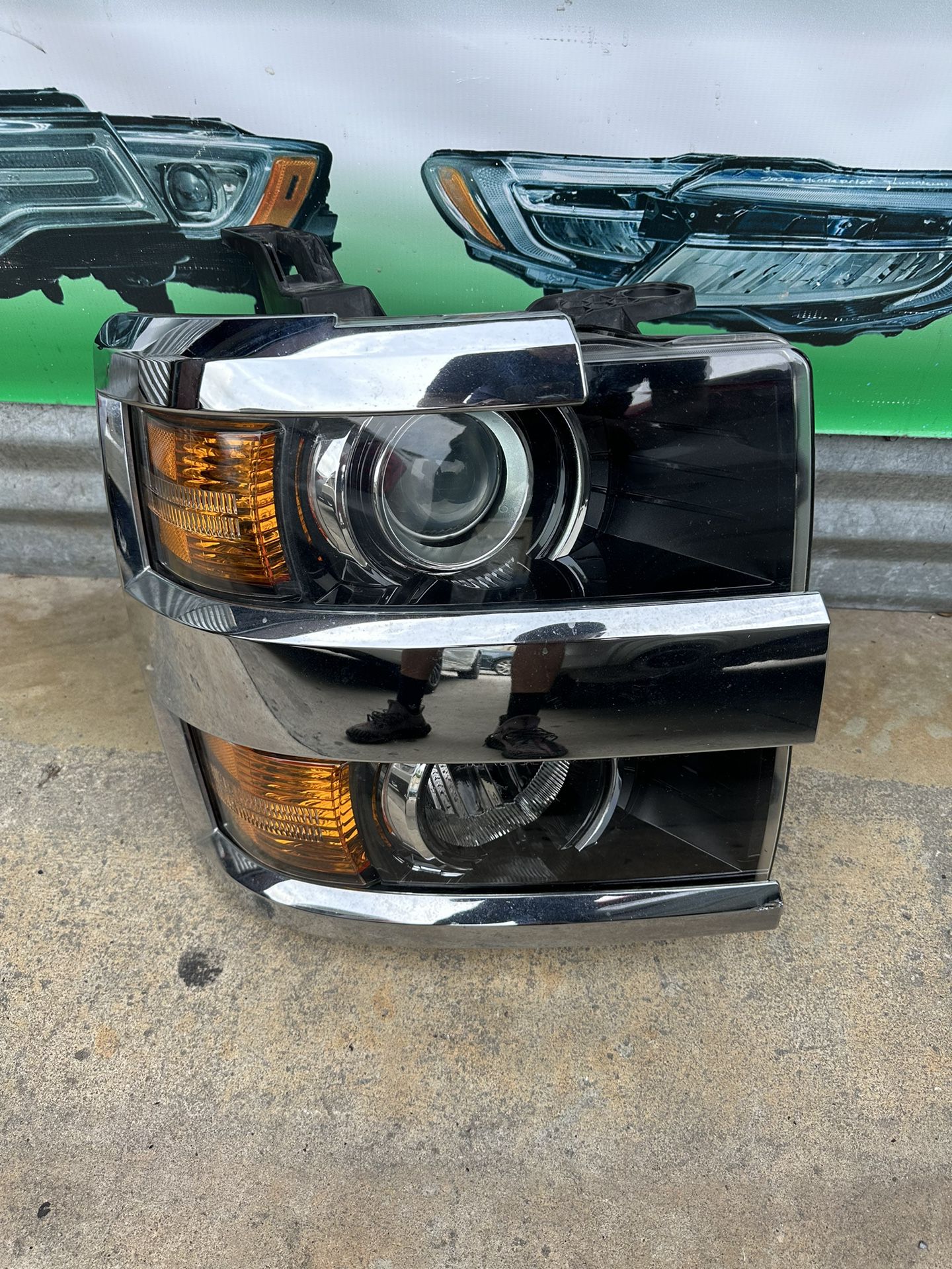 2015-2019 Chevy Silverado 2500 Headlight Oem